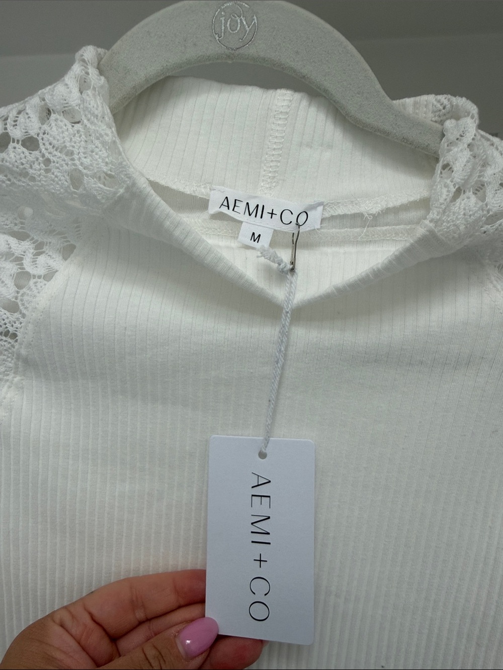 Aemi + Co White Knit Lace Sleeve Top - Picture 2 of 5